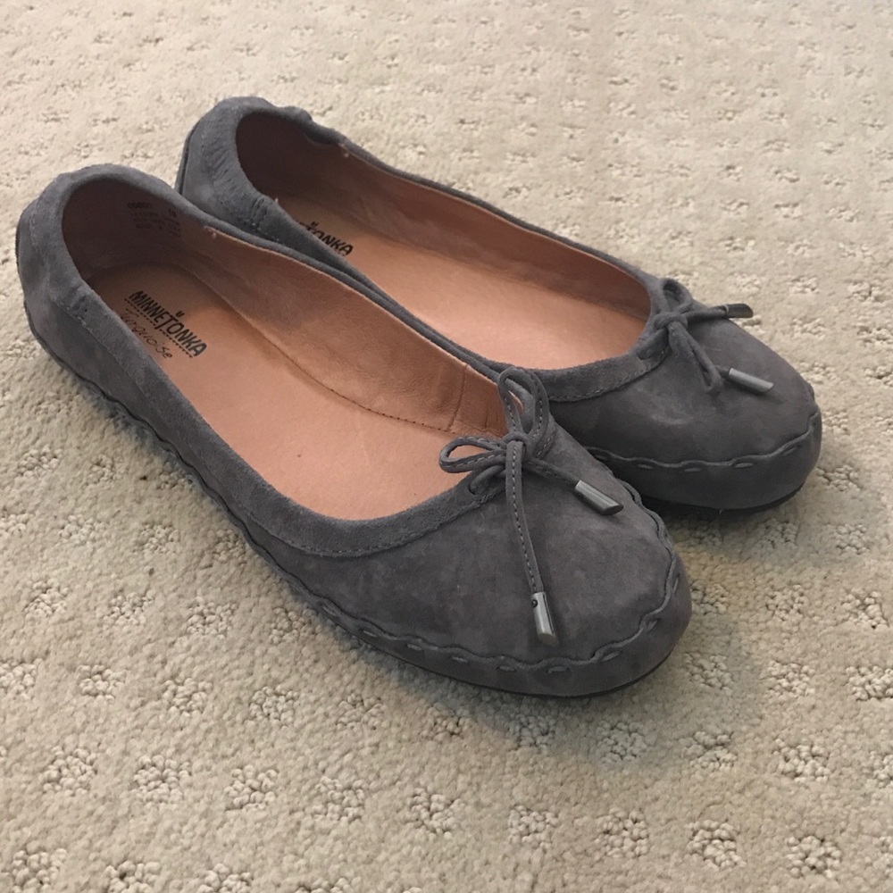 Minnetonka Suede Moc flats